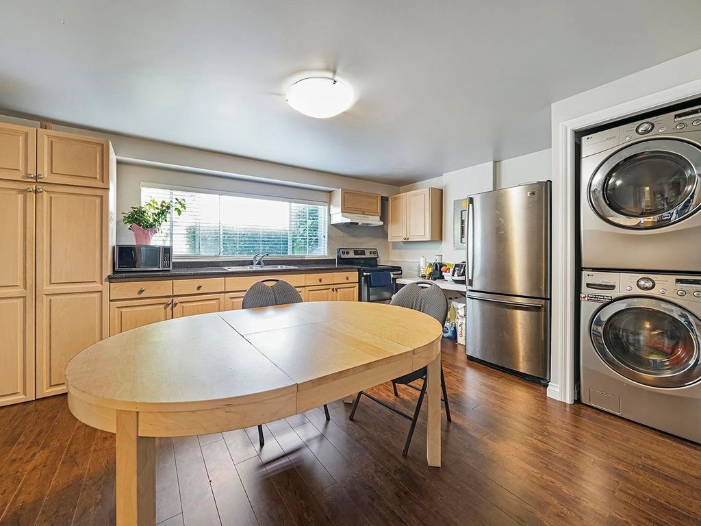 listing image 1104069193786217459