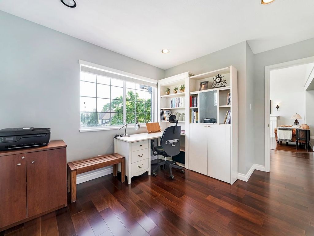 listing image 1109044907885320561