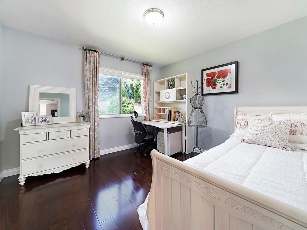 listing image 1109368643646138668