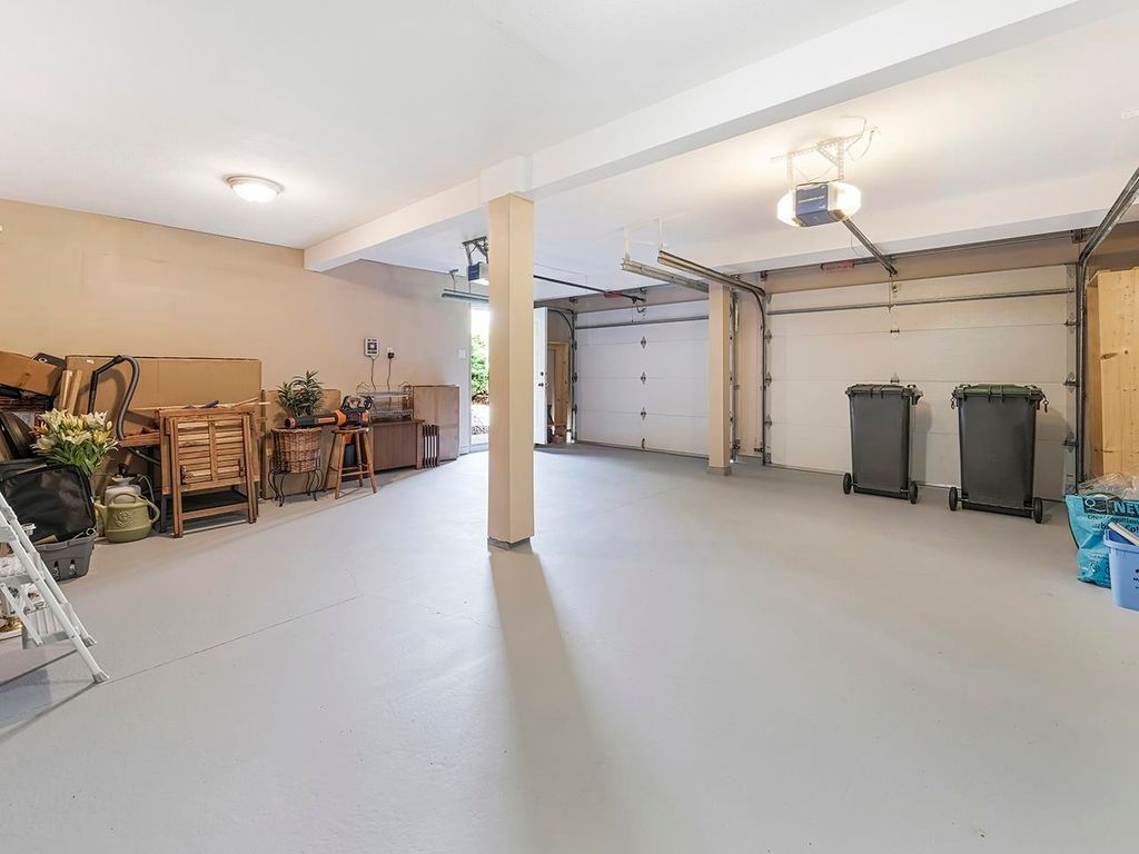 listing image 1101152175098501988
