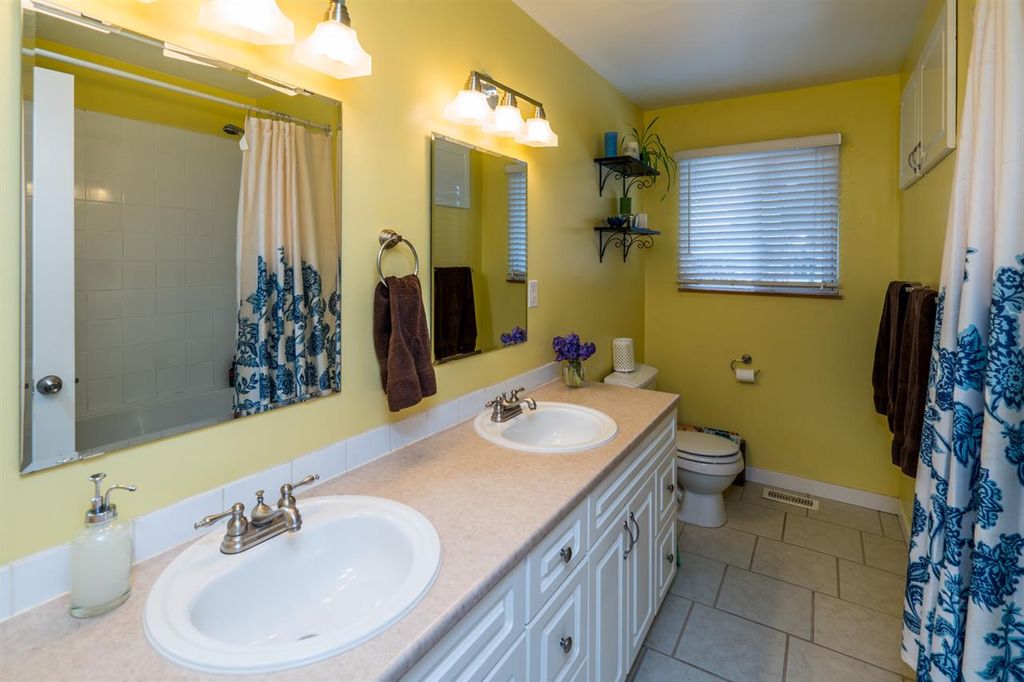listing image 1109186765180977608