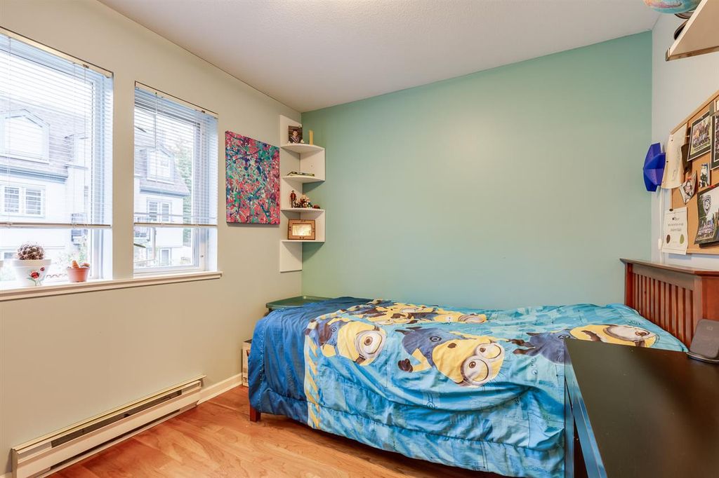 listing image 1104313477504488057