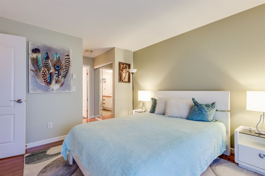 listing image 1102740873594440474