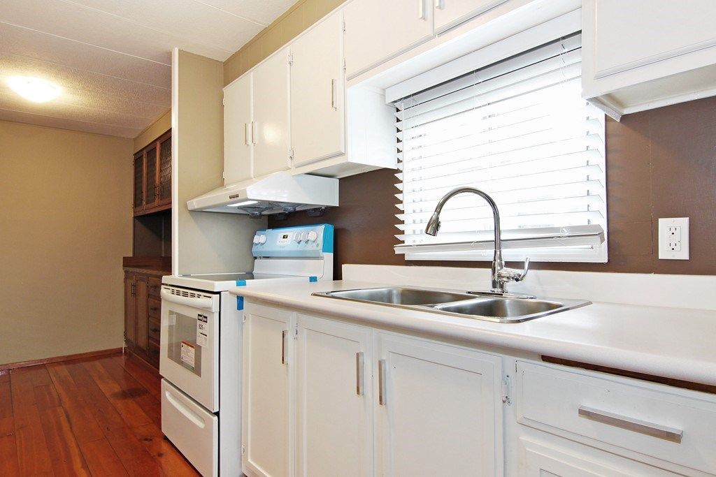 listing image 1102721845457912095