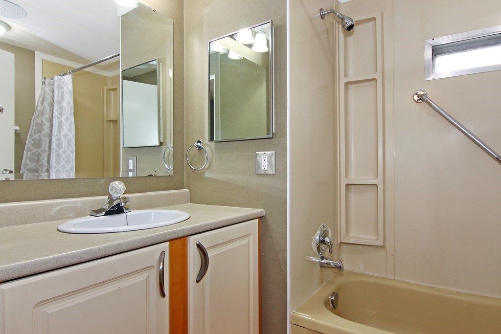 listing image 1104869049628741455