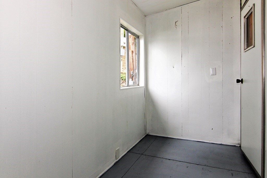 listing image 1105225358856735824