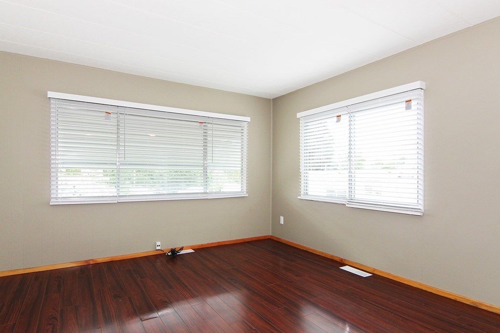 listing image 1103952600818729201