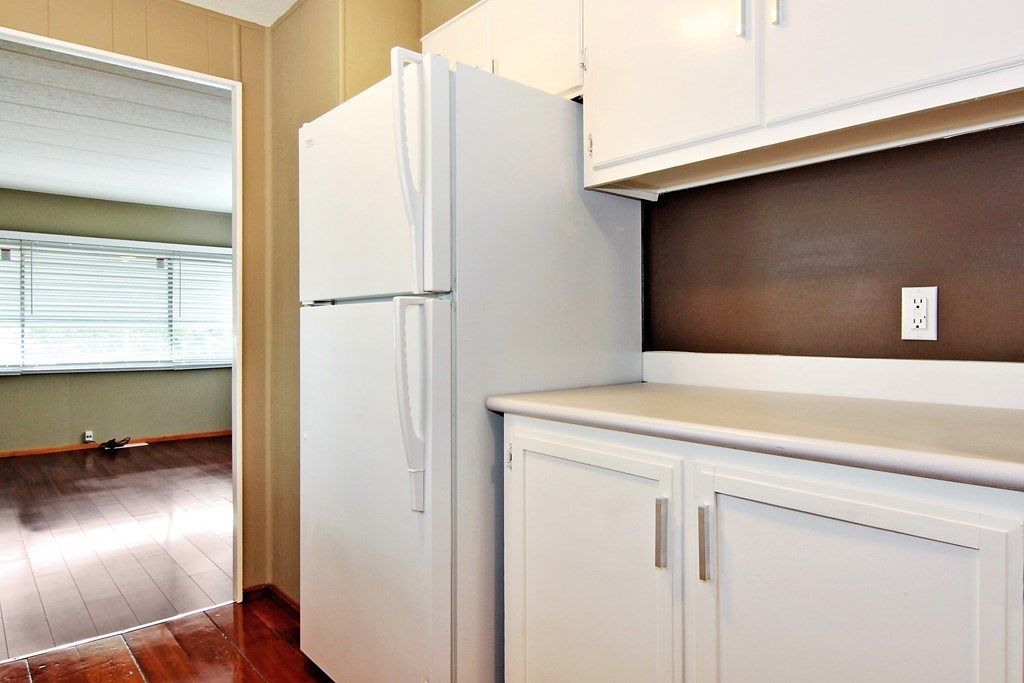 listing image 1105670330215763827