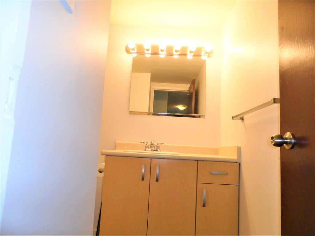 listing image 1100428277234216881