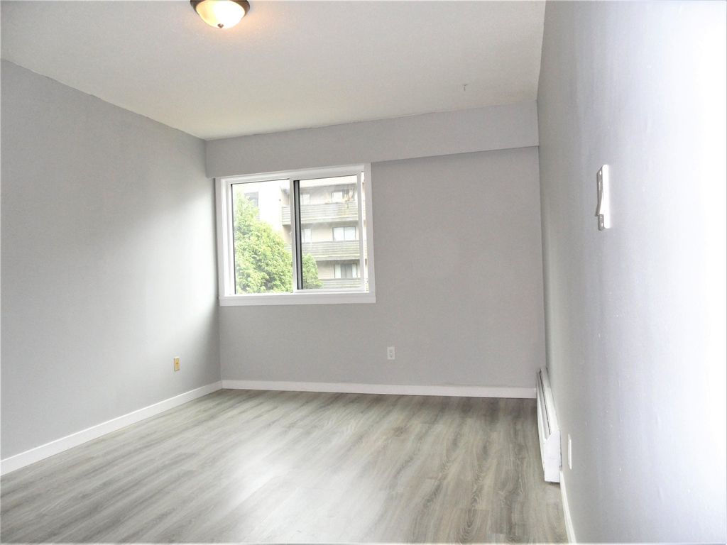 listing image 1105014302263175271