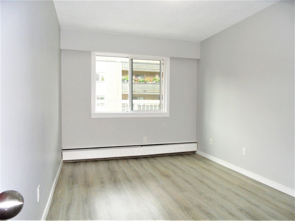 listing image 1102451049171120454