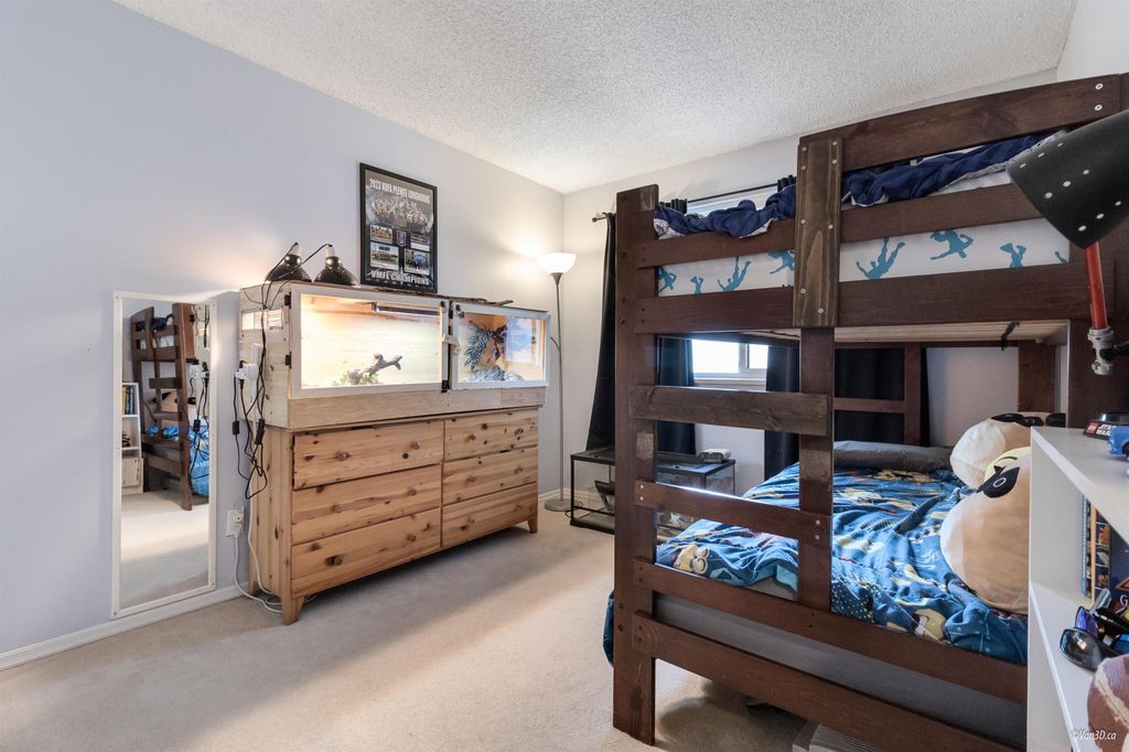 listing image 1109855888505845939