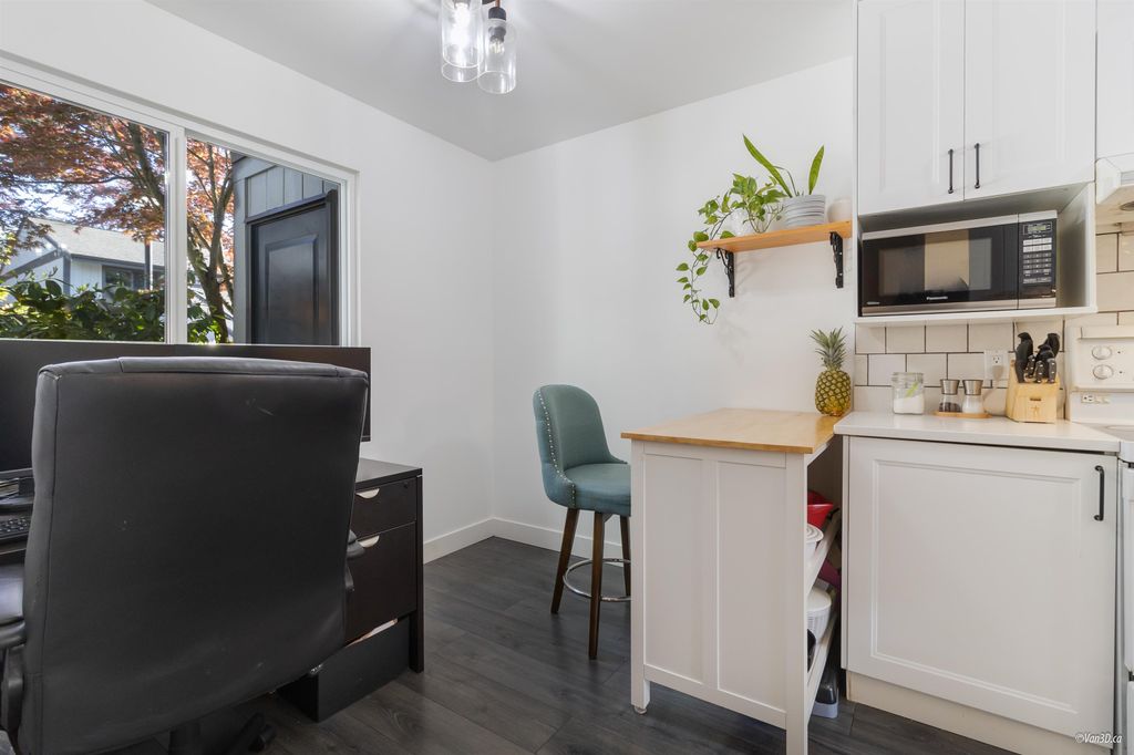 listing image 1109782954449984893