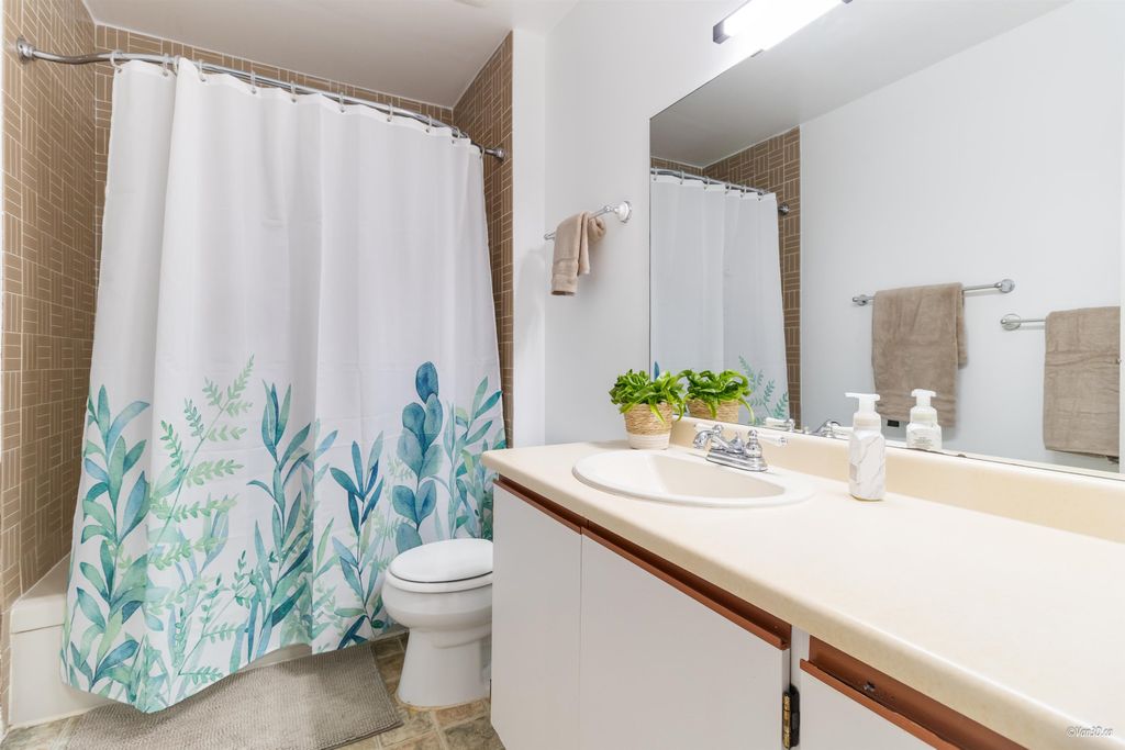 listing image 1102761905063021776