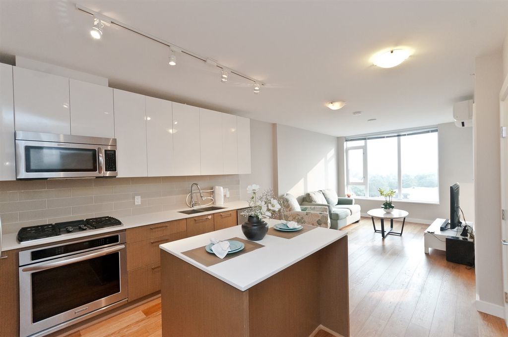 listing image 1105403279069261857