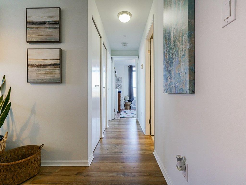 listing image 1104374075625165902