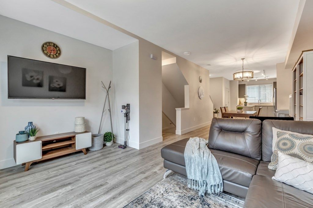 listing image 1108447732929069107