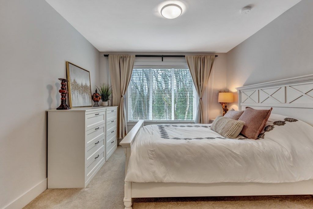 listing image 1107424845220374680