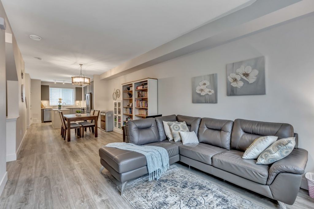 listing image 1101727653812454404