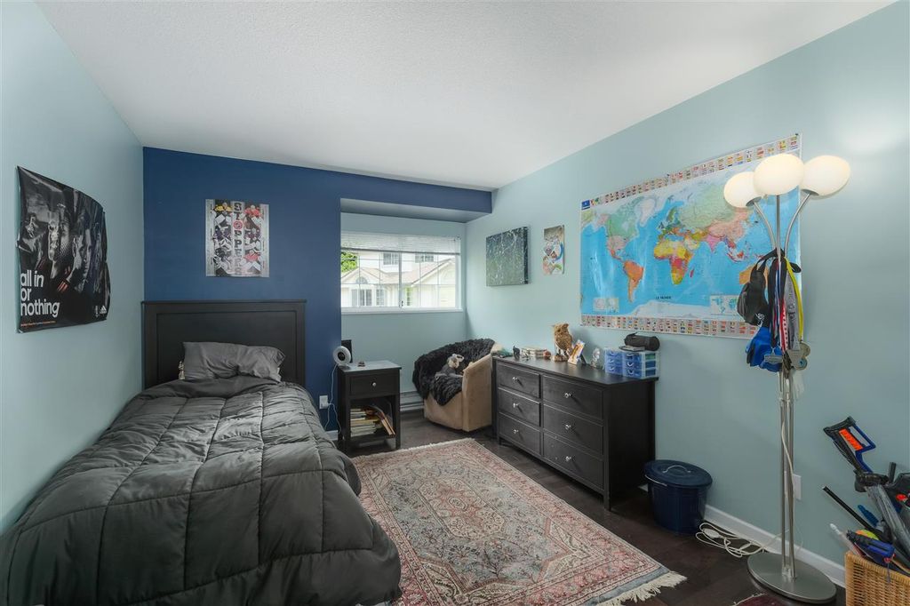 listing image 1102559407466021275