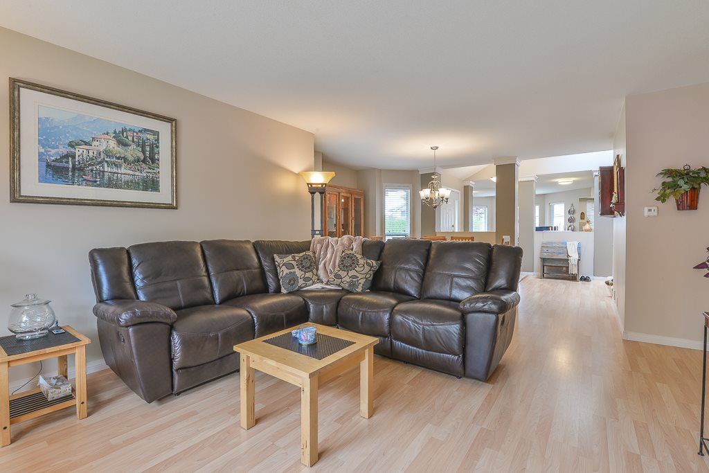 listing image 1107512421019710735