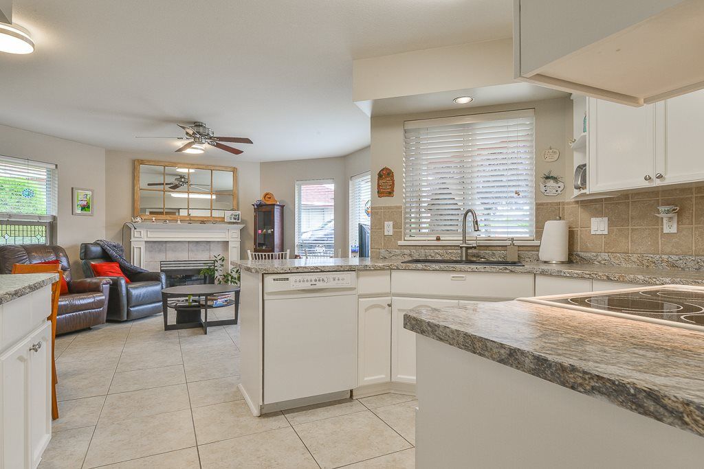 listing image 1104544144159913730