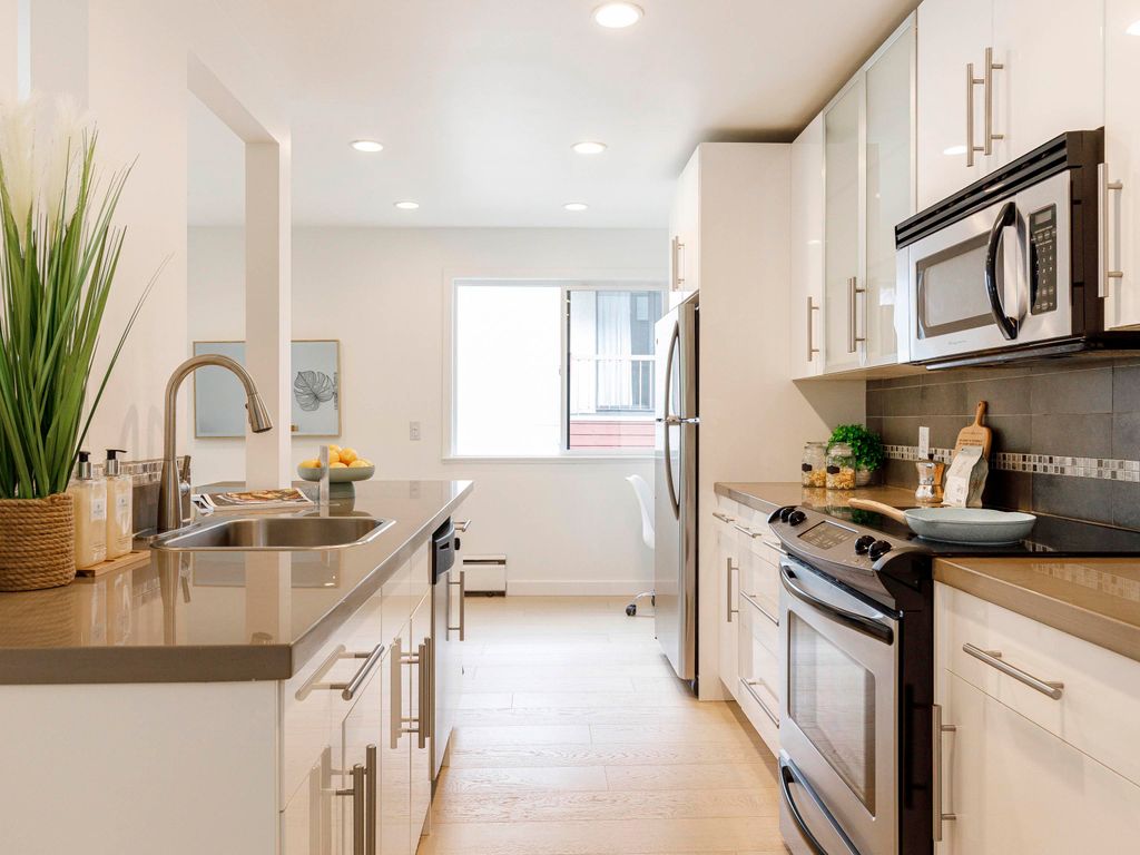 listing image 1107736496624548051