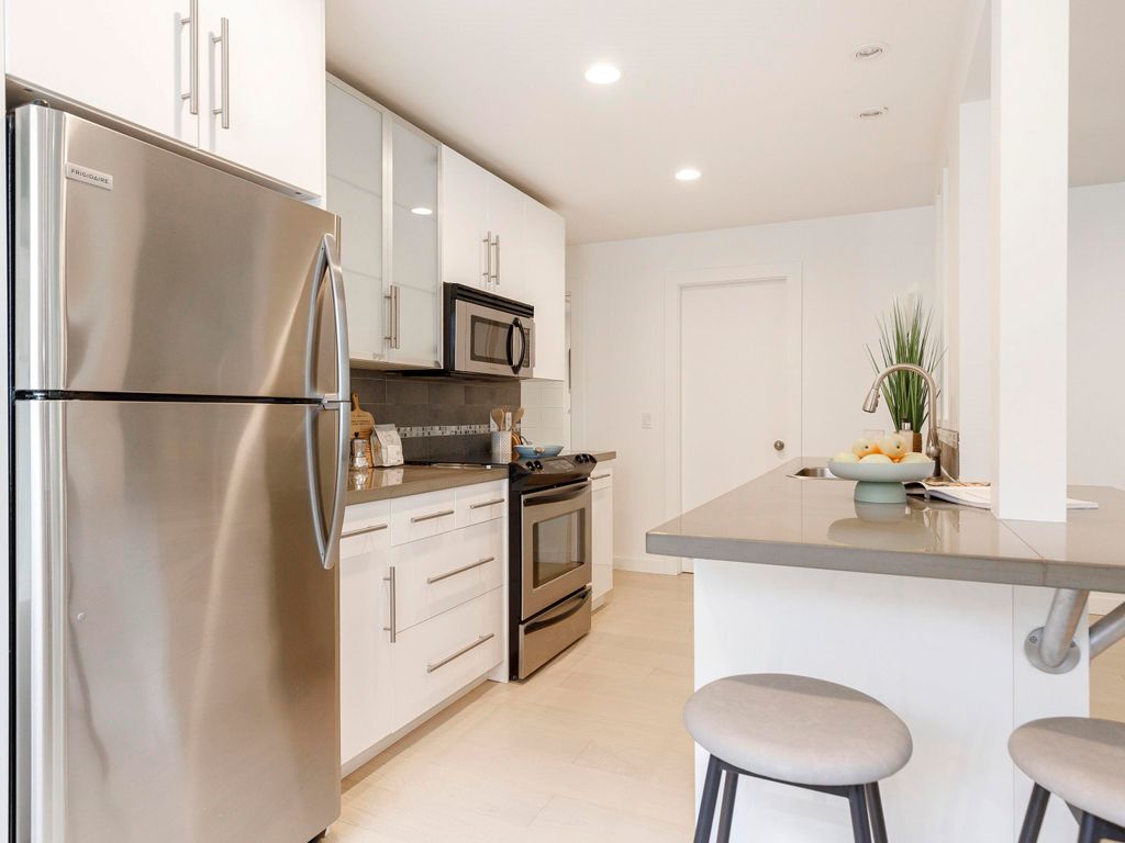 listing image 1107676330425611609