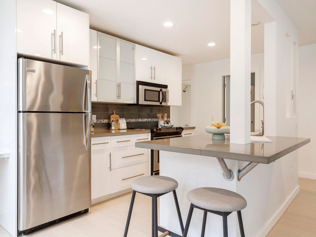 listing image 1103614994423811567