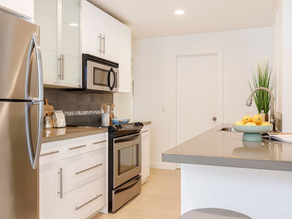 listing image 1104198964350936273