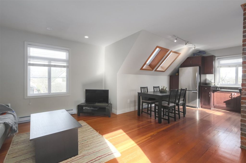 listing image 1103392330305346121