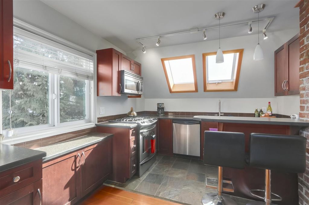 listing image 1102938602031821611