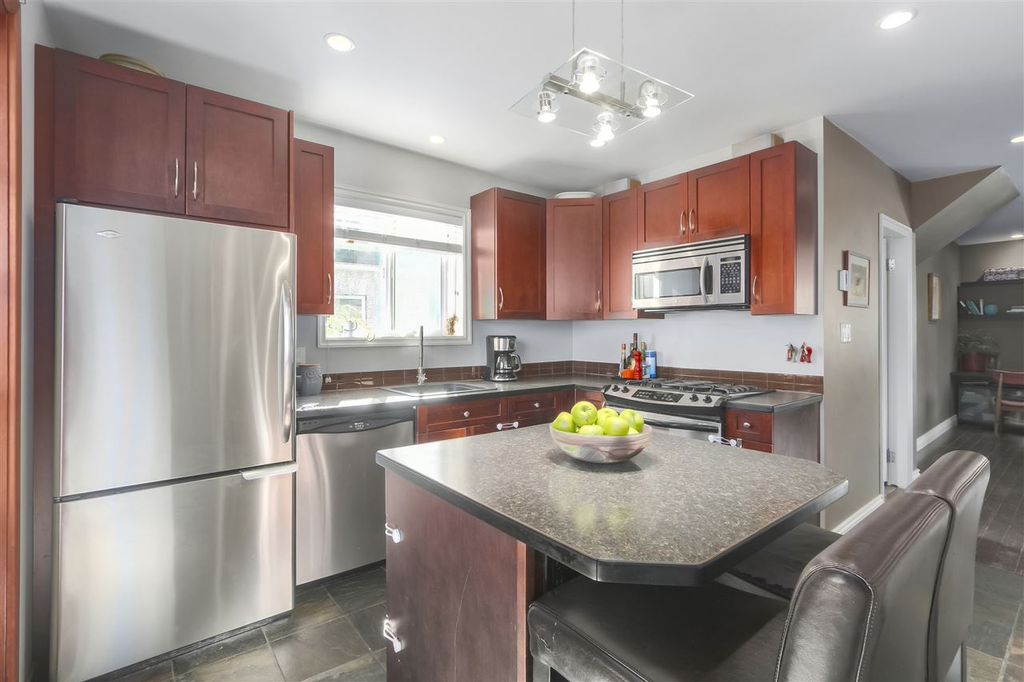 listing image 1104444635971029802