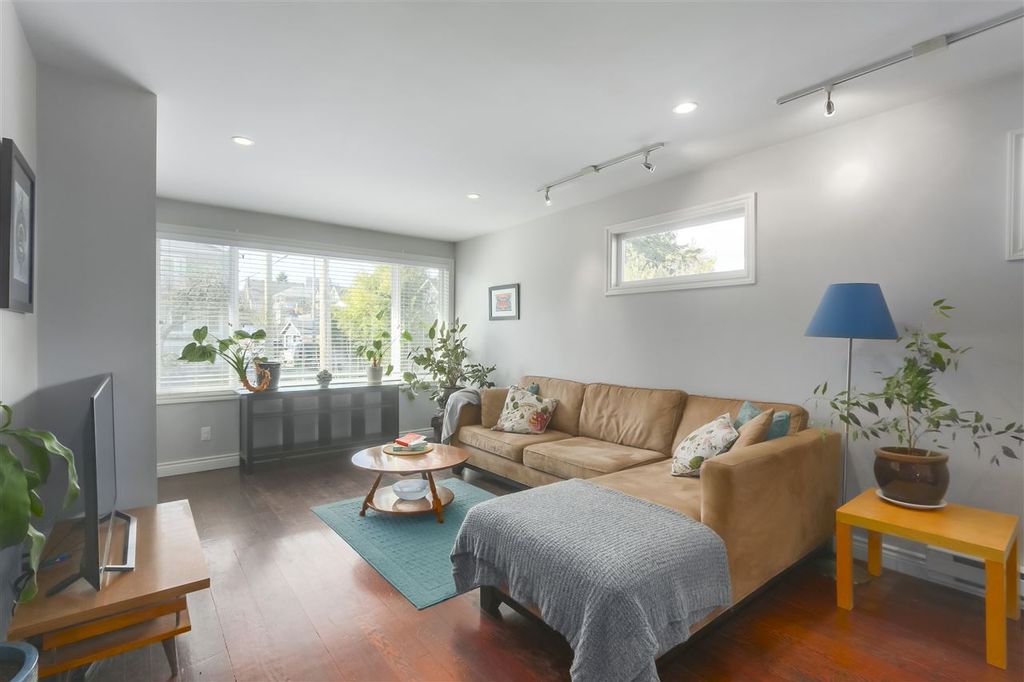 listing image 1104007584358535456