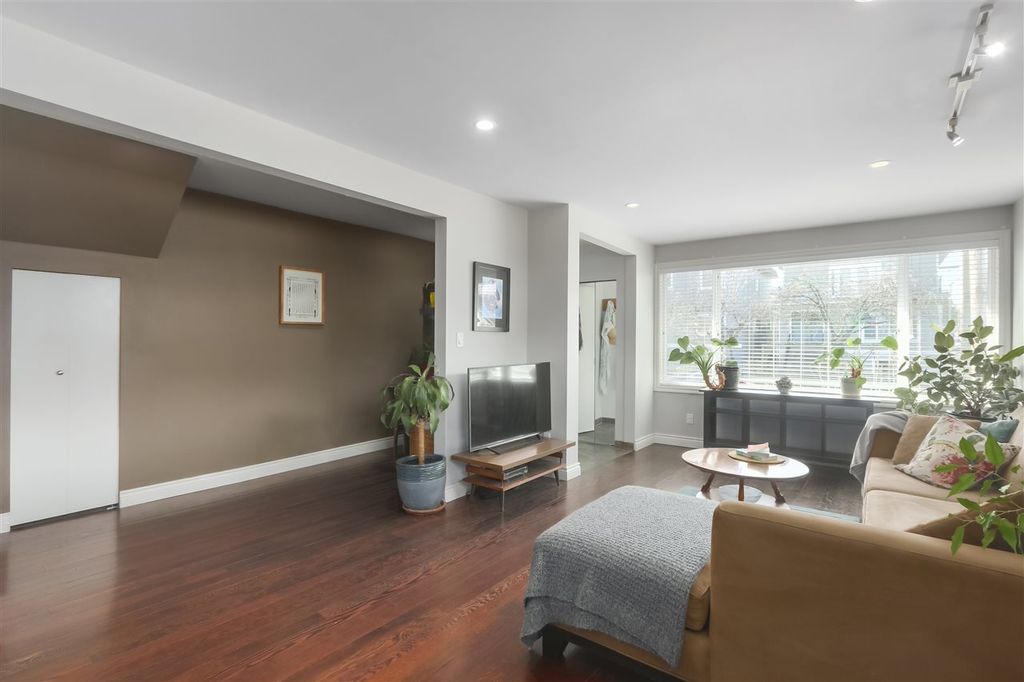 listing image 1104312609954004552