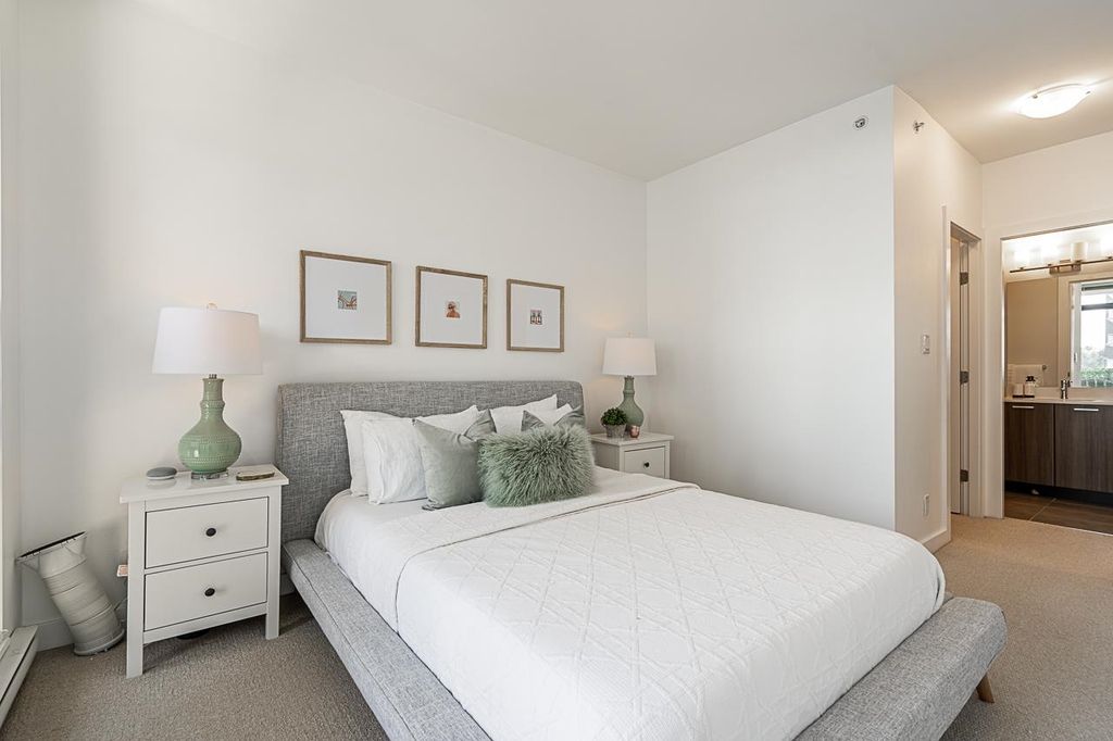 listing image 1107995199496699905