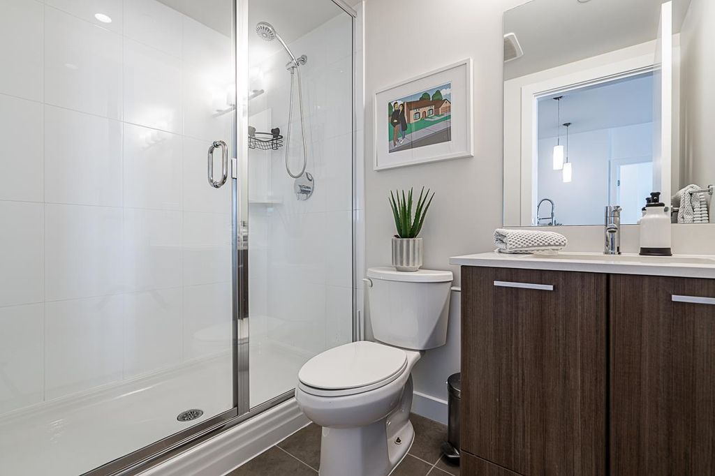 listing image 1102895802561398863