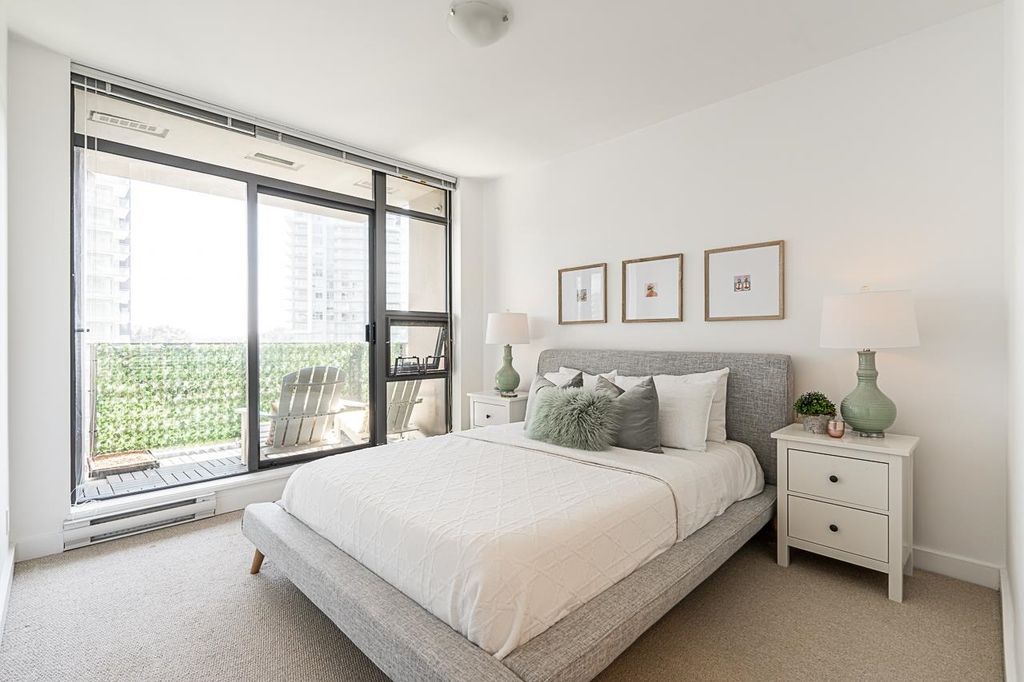 listing image 1104745763311702866