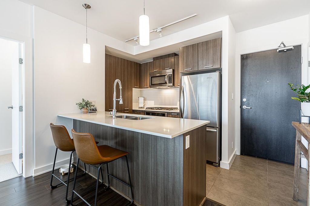 listing image 1102268956163879607