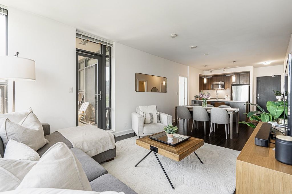 listing image 1109248671080431008