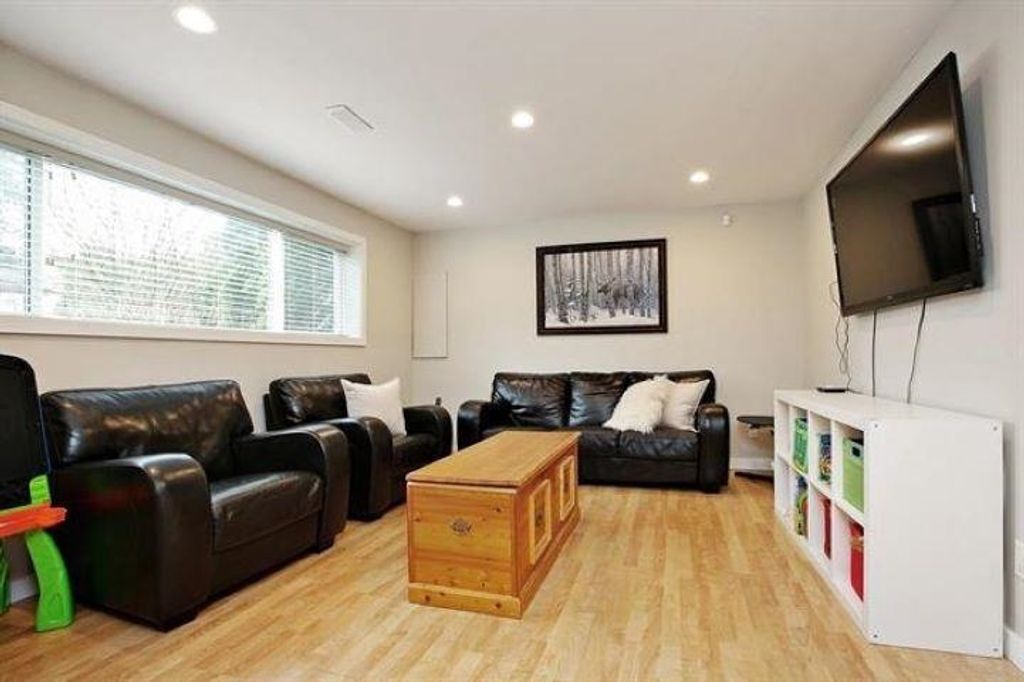 listing image 1100282024580557456