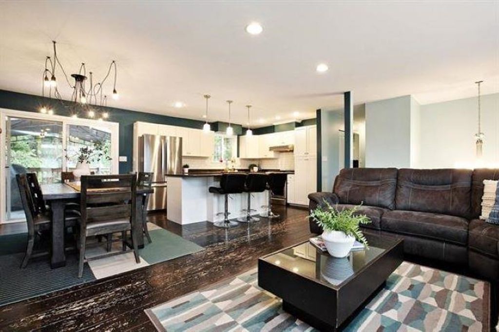 listing image 1104060082670497800