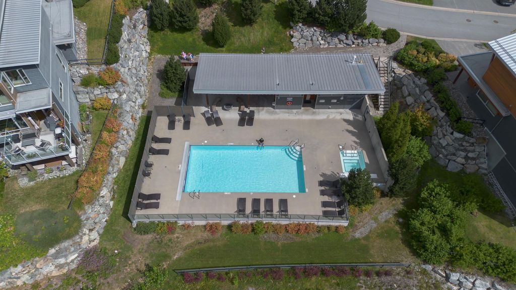 listing image 1102690812278100758