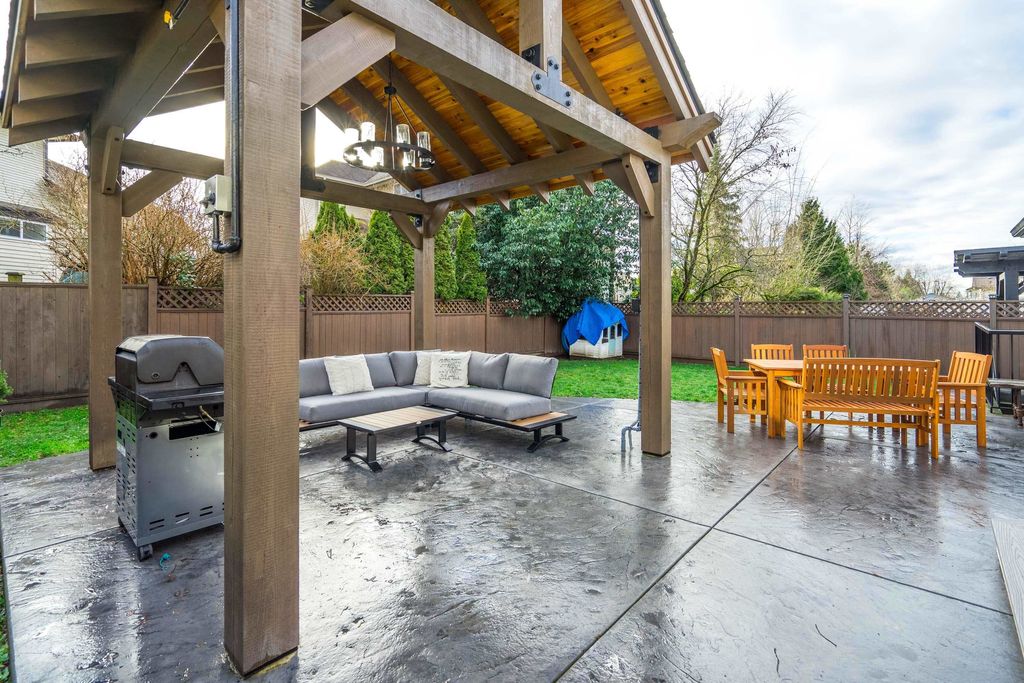 listing image 1104144792056505405