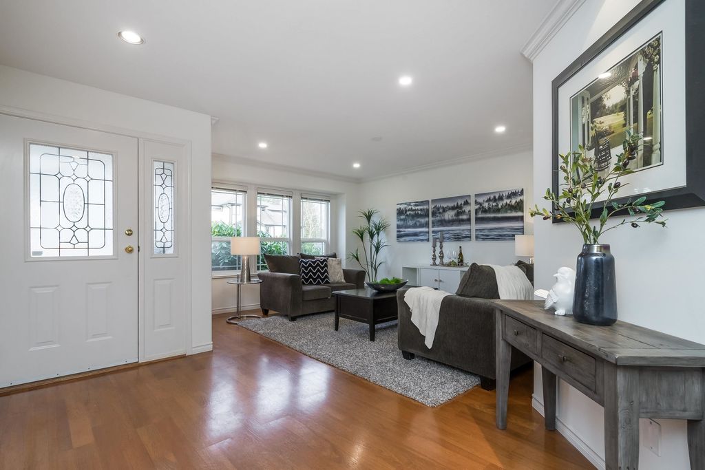 listing image 1102611932038599698