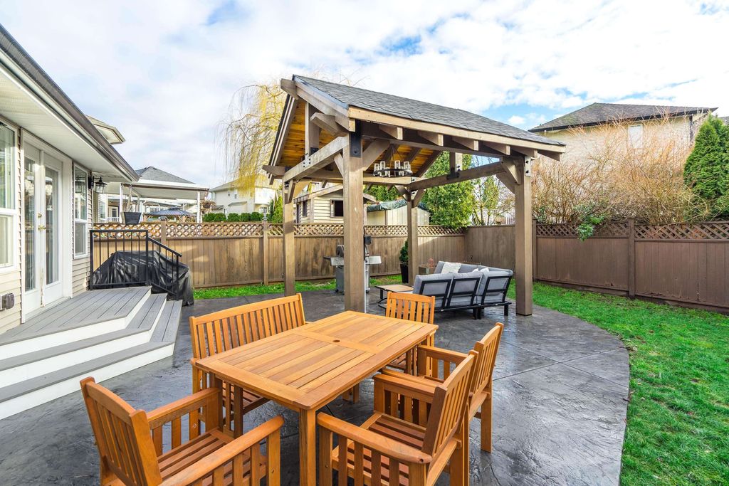 listing image 1109244358615785197