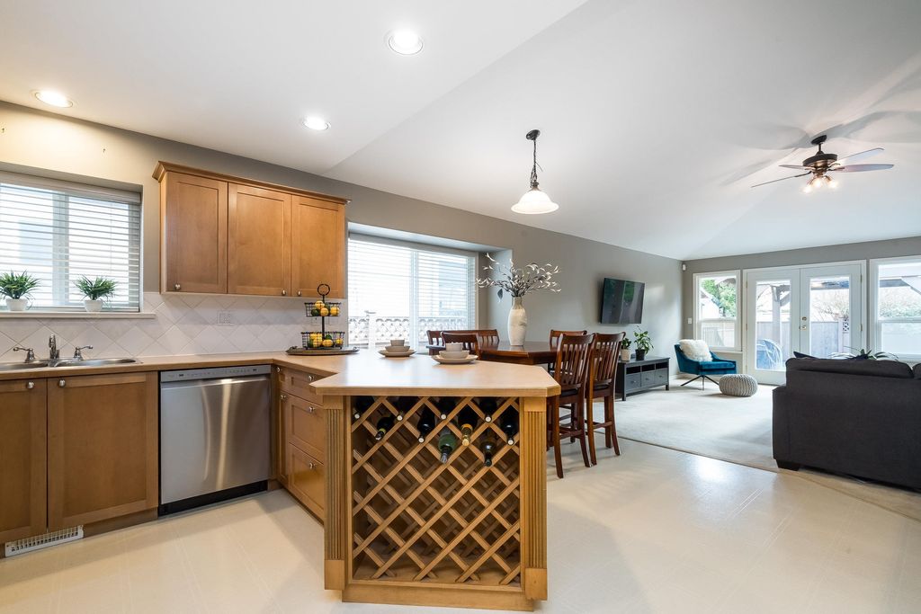 listing image 1100387878710889358