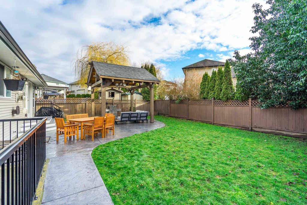 listing image 1106115603021384341