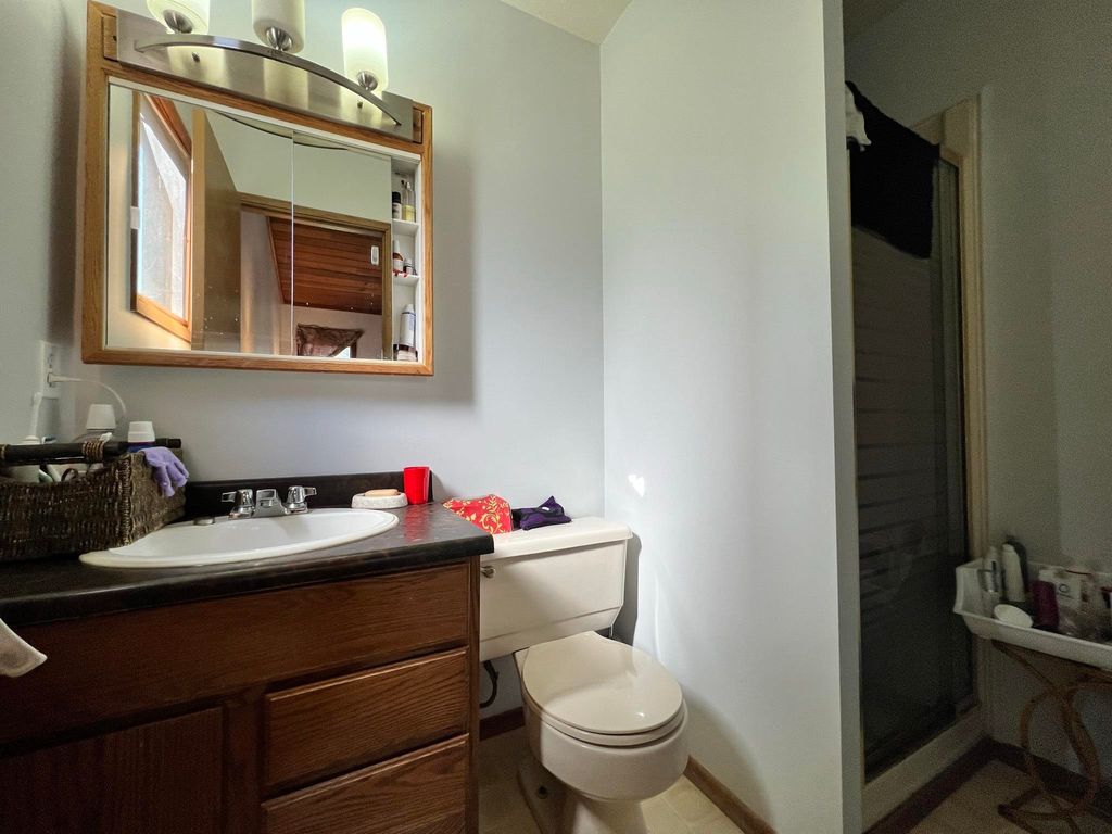 listing image 1100517650672643073