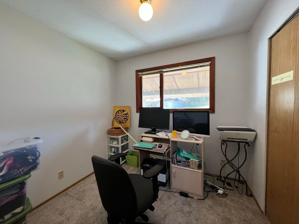 listing image 1100732379424024356